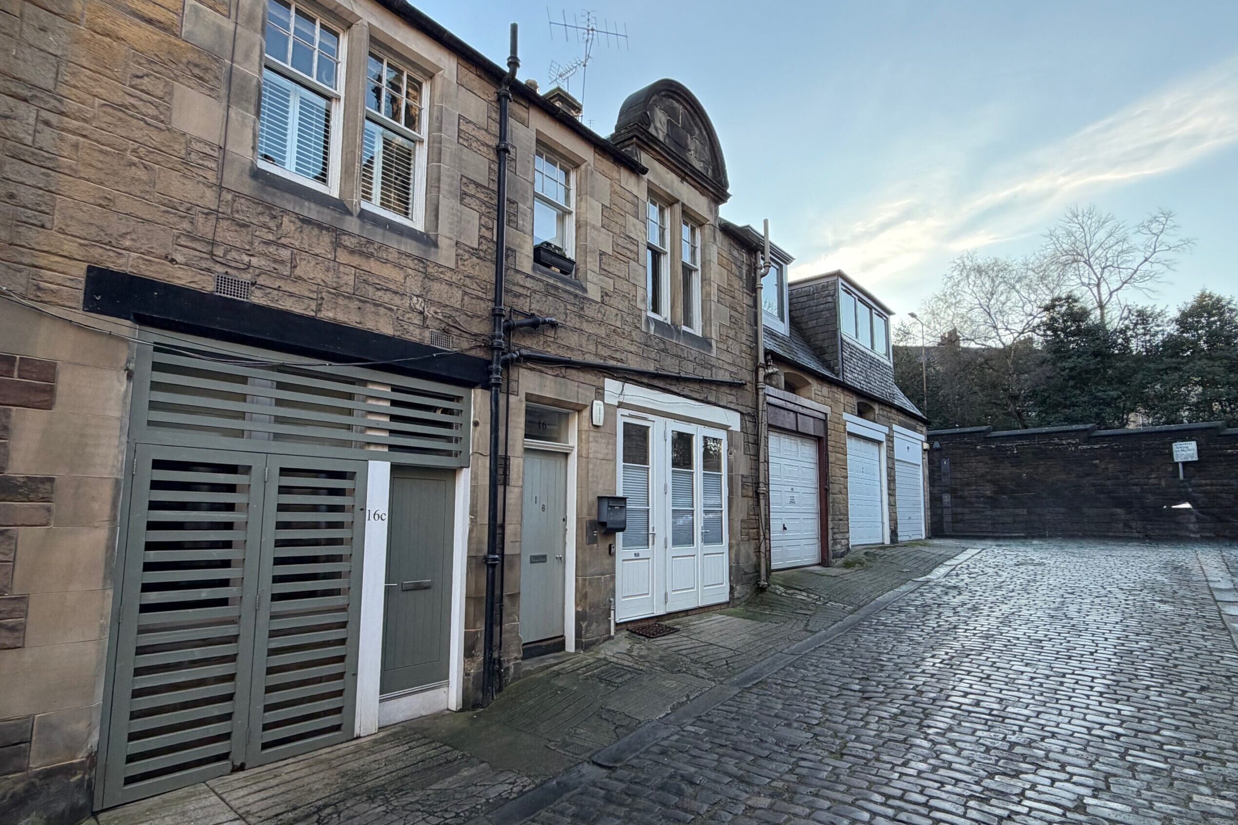 16C Rothesay Mews, West End, EH3 7SG