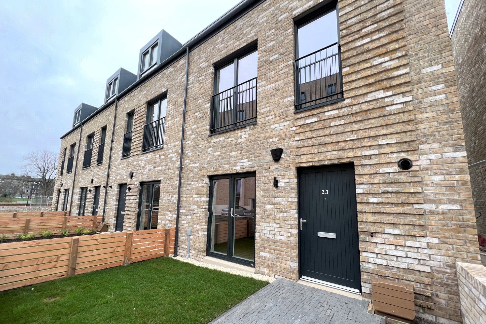 23 South Carron Wynd, Leith, EH6 7FW